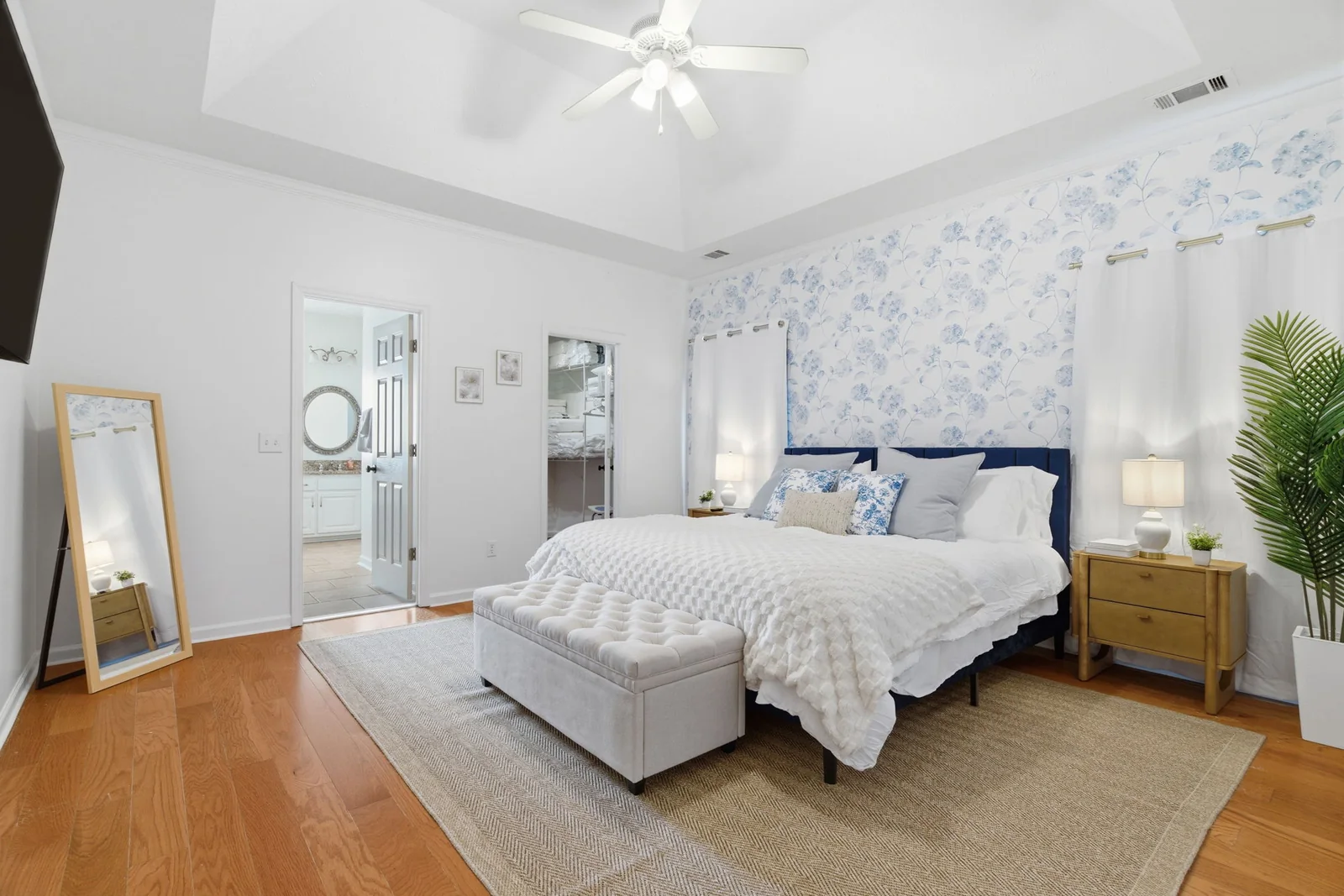 Primary king suite